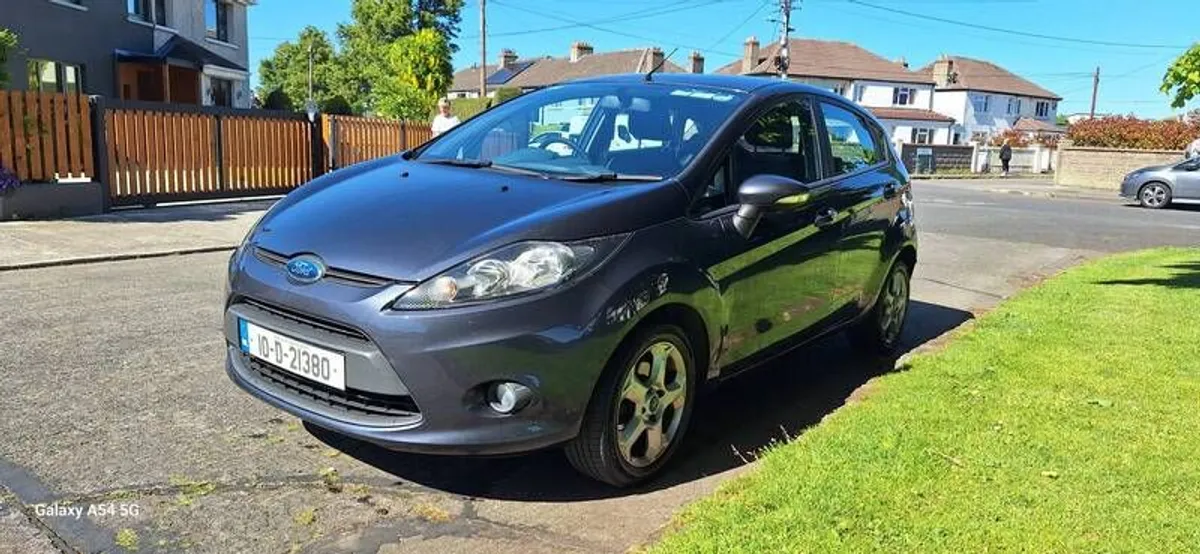 2010 Ford Fiesta - Image 2