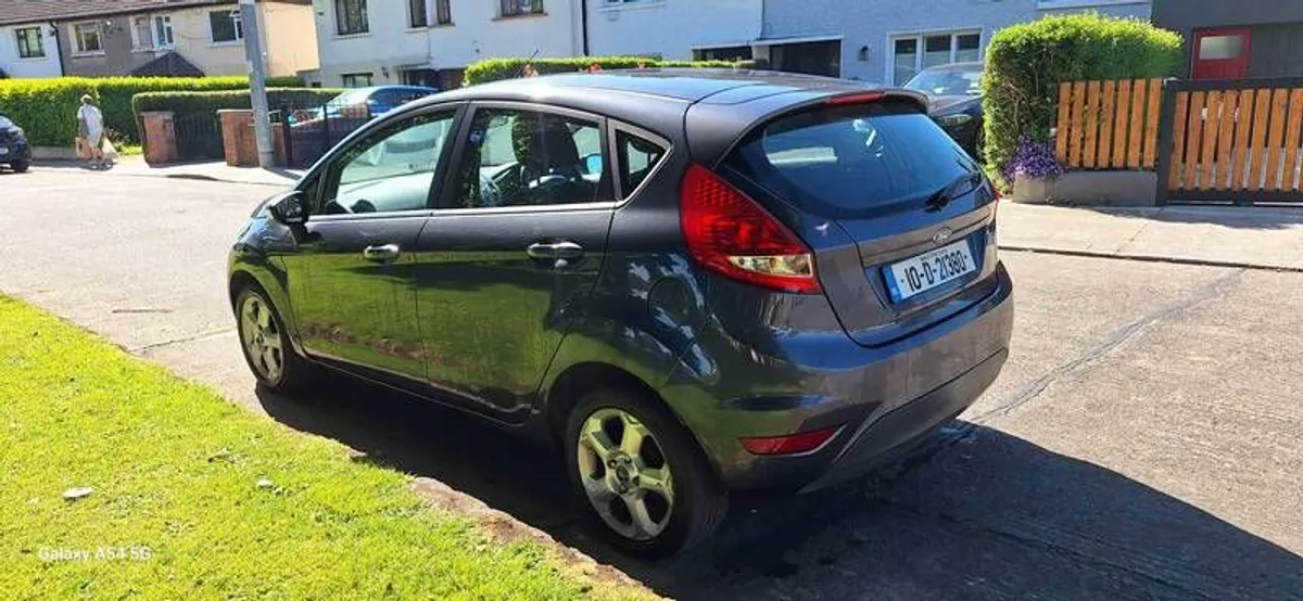 2010 Ford Fiesta - Image 3