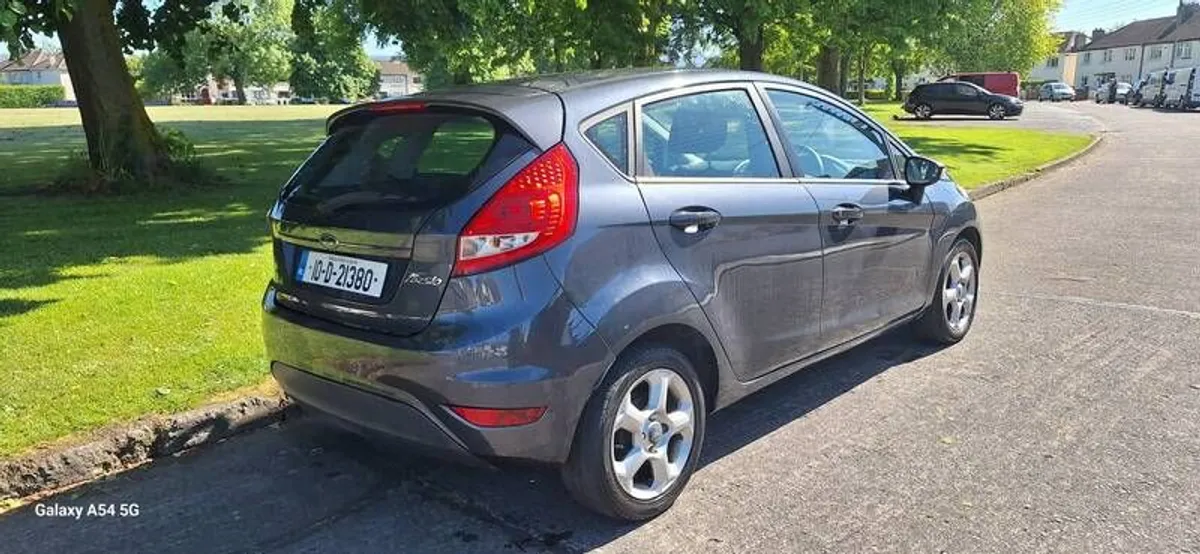 2010 Ford Fiesta - Image 4