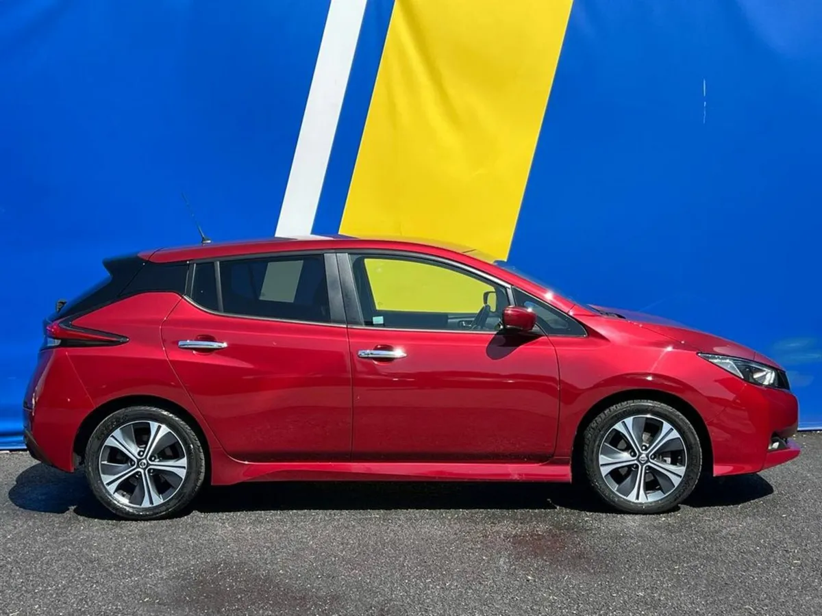 Nissan Leaf 40KW EV // 17" DIAMOND CUT ALLOYS // A - Image 2