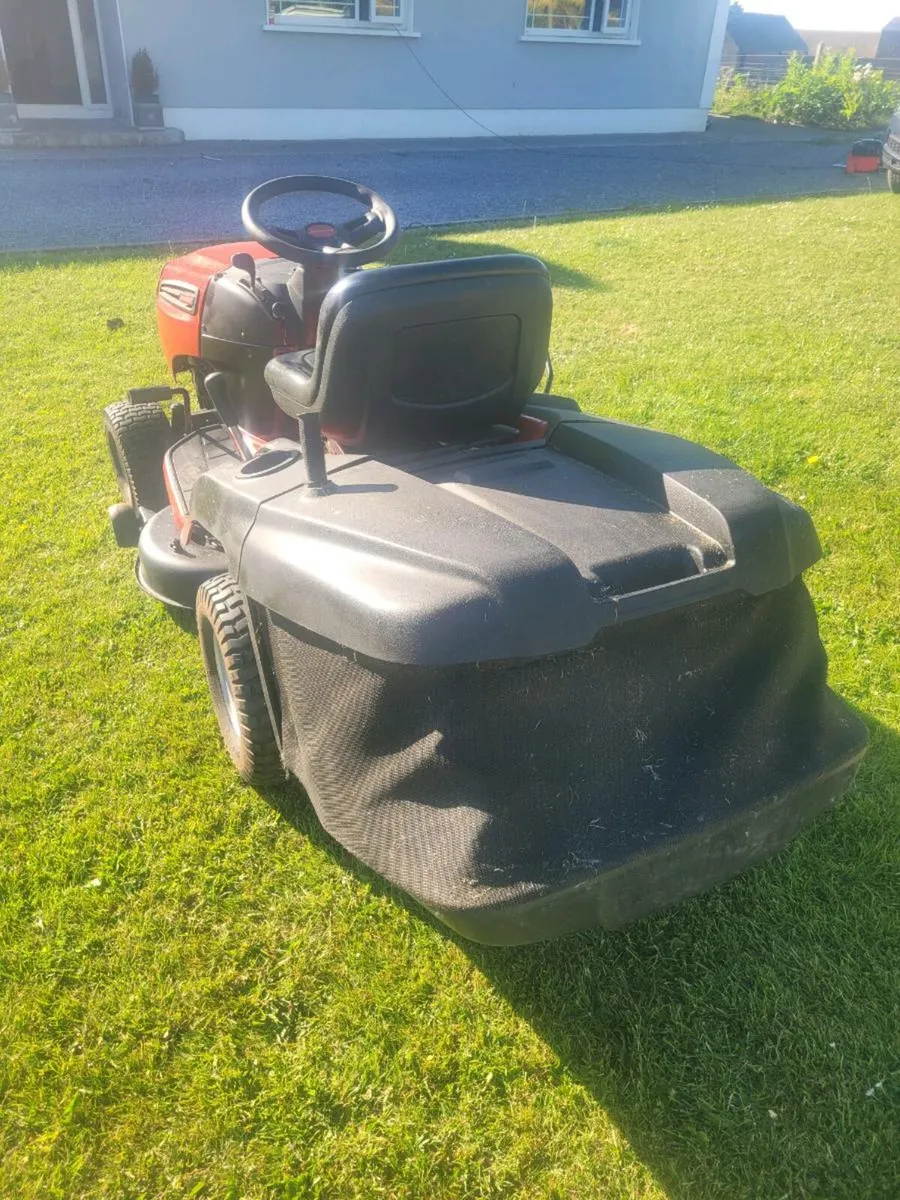 Ride on mower - Image 2