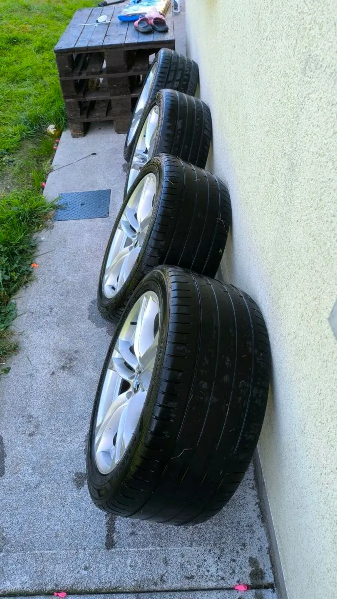 Bmw alloys wheels - Image 4