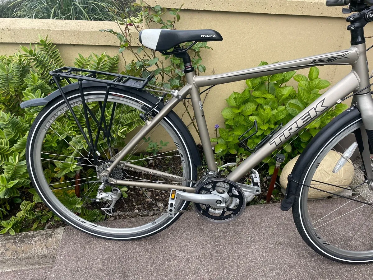 Trek 7,5 Hybrid Bike - Image 3