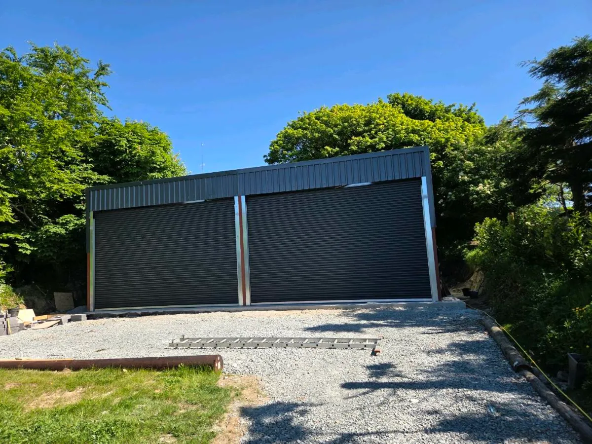 STORAGE UNIT TO RENT 200 PER WEEK - Image 1
