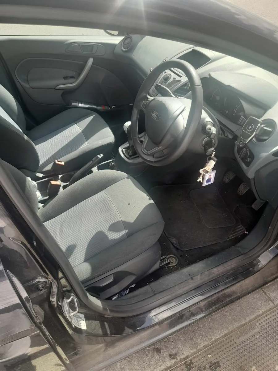 Ford Fiesta 2010 - Image 3