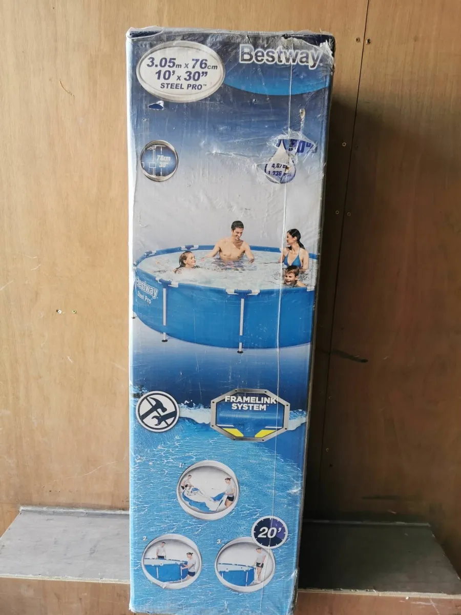 Outdoor Pool - Image 1