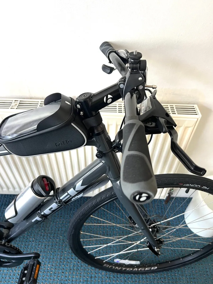 TREK Mountain Bike (L) brand new - 7 speed - Image 1
