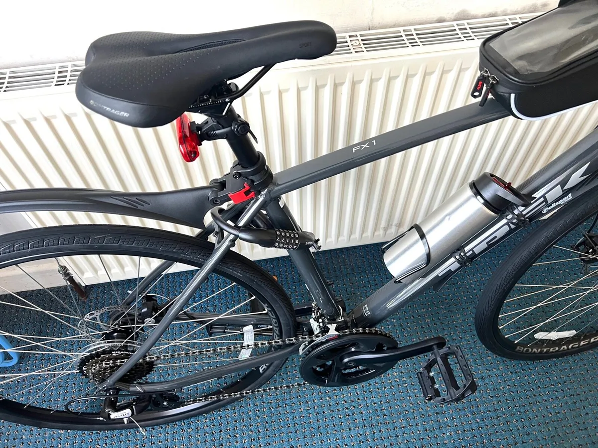 TREK Mountain Bike (L) brand new - 7 speed - Image 3