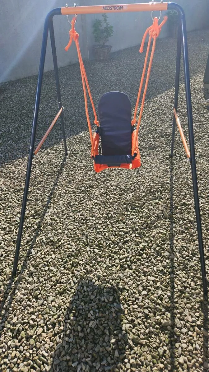 Baby Swing - Image 1