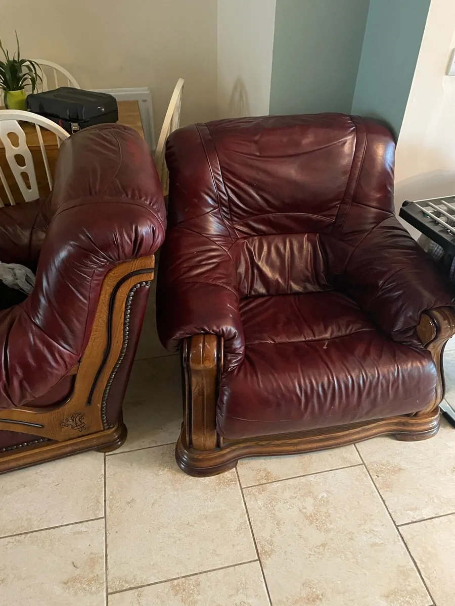 Couch and armchairs - Image 3