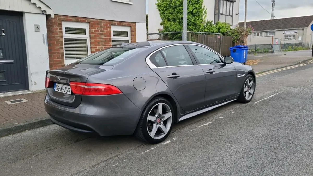 Jaguar XE 2015 - Image 2