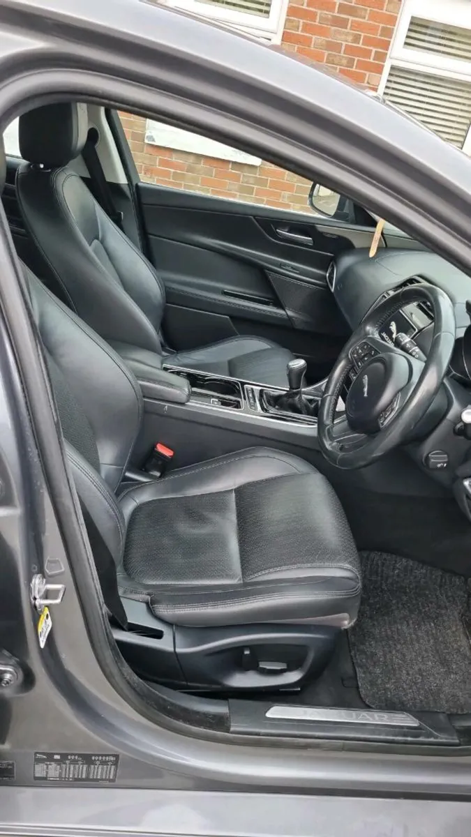 Jaguar XE 2015 - Image 3