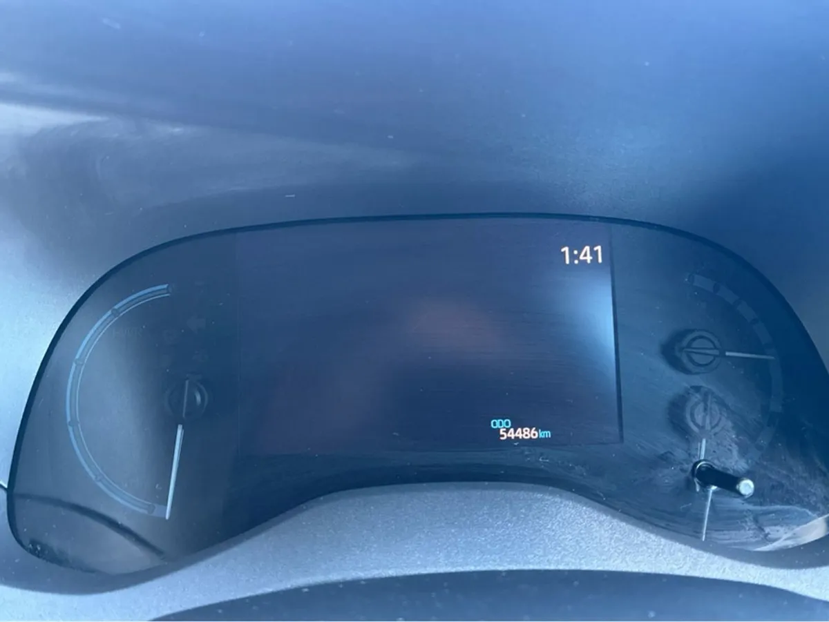 Toyota Yaris Cross 1.5l Petrol Hybrid - Image 3