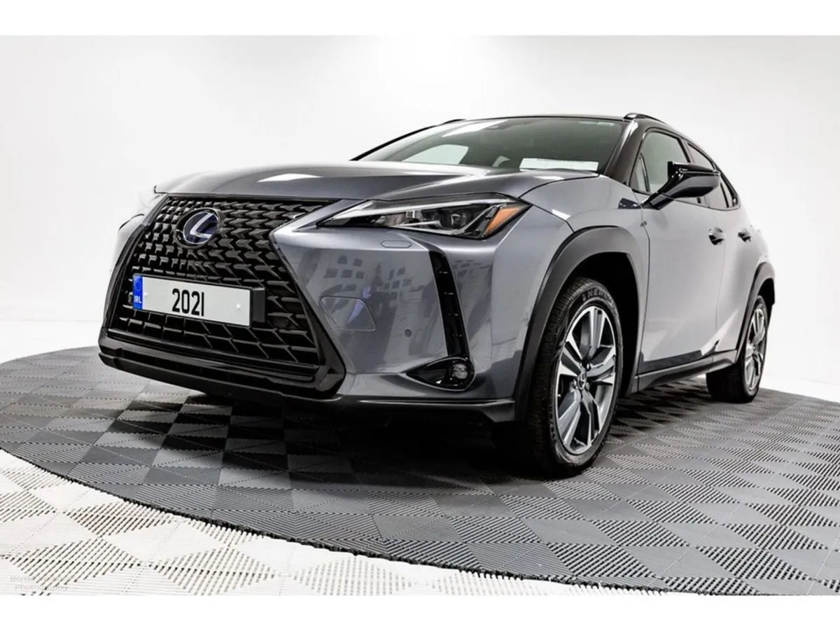 Lexus UX 300e 300E 54.3kwh 205HP - Image 3