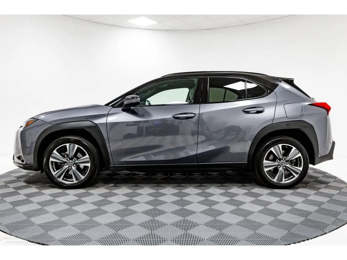 Lexus UX 300e 300E 54.3kwh 205HP - Image 4