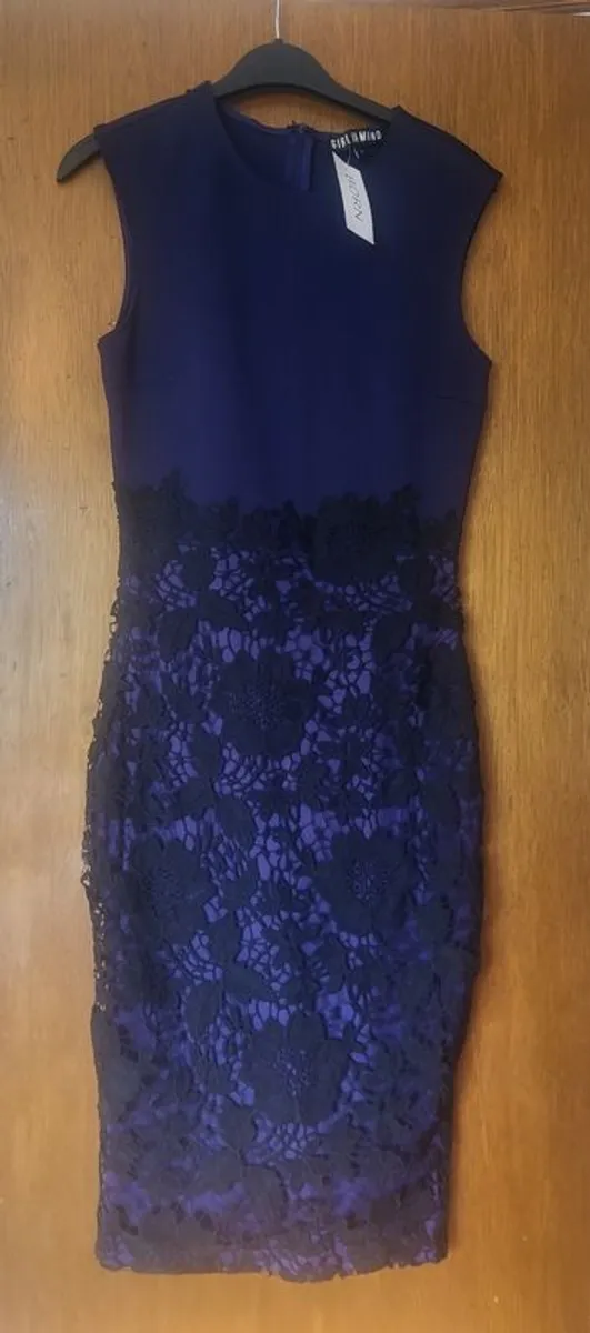 Girl in Mind Dress - Image 1