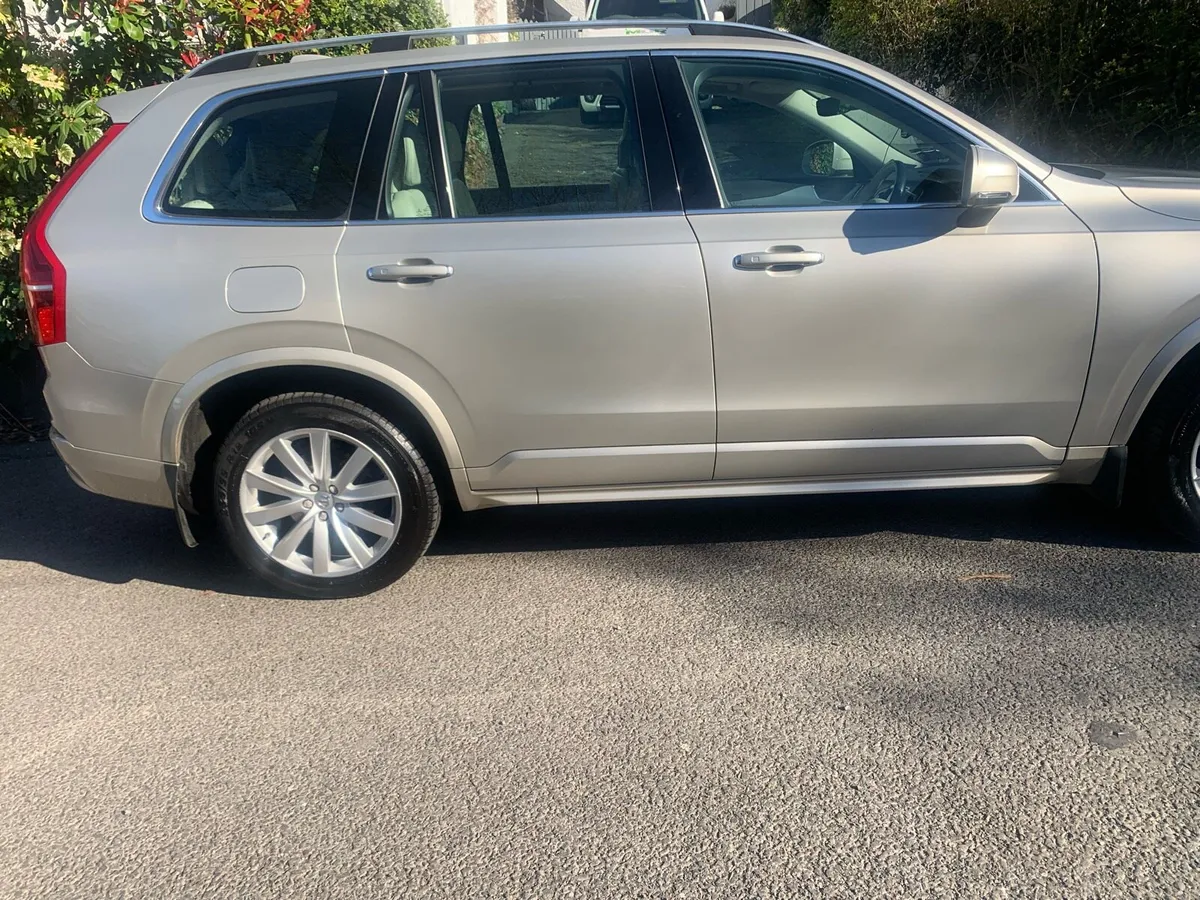 Volvo XC90 - Image 2