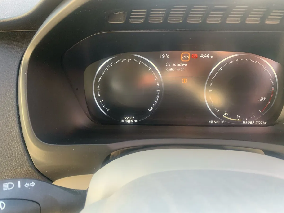 Volvo XC90 - Image 3
