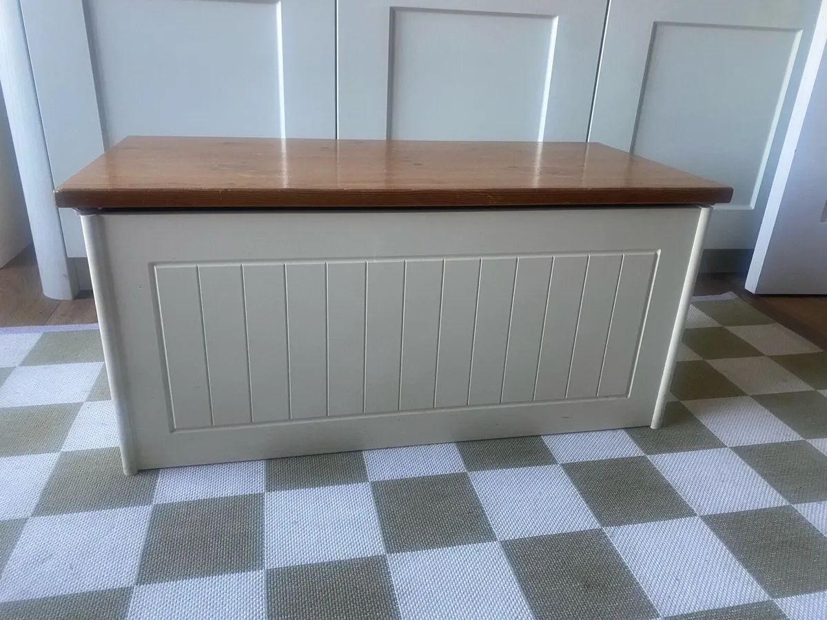 Single Bed and Toy/Blanket Box for sale - Image 4