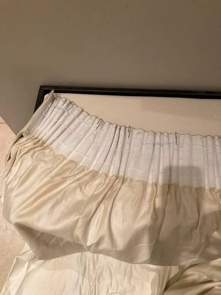 Pair of curtains - Image 2