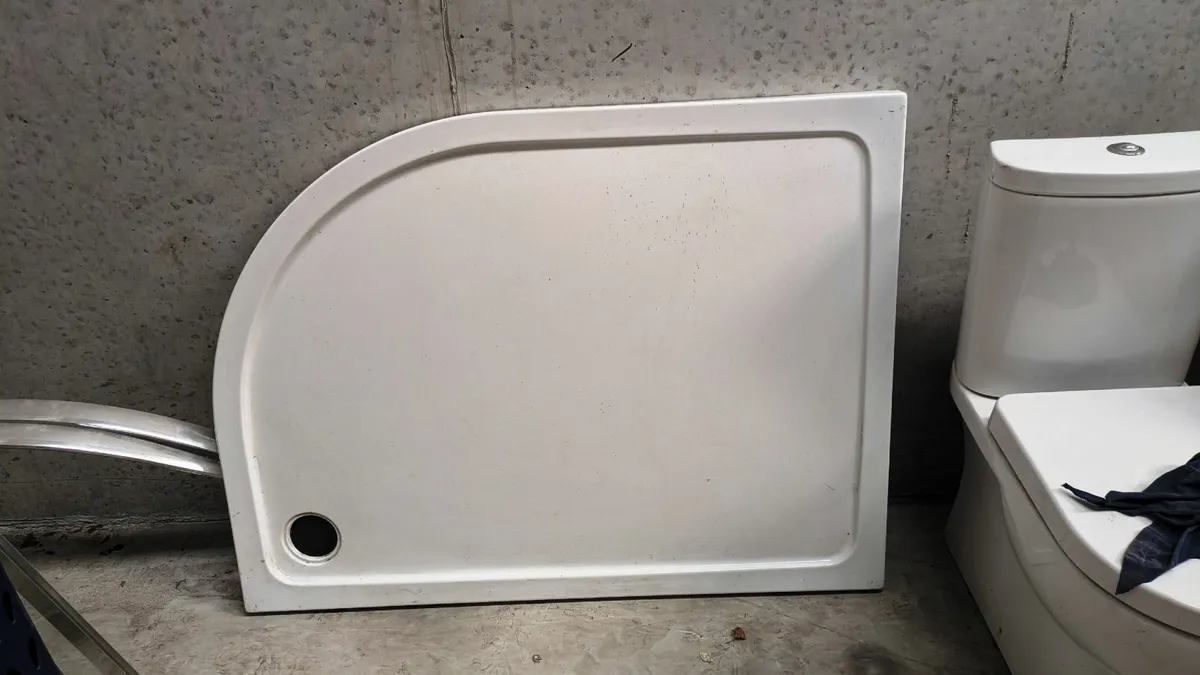 Ex Display Bathroom Suite with Quadrant  Shower - Image 3