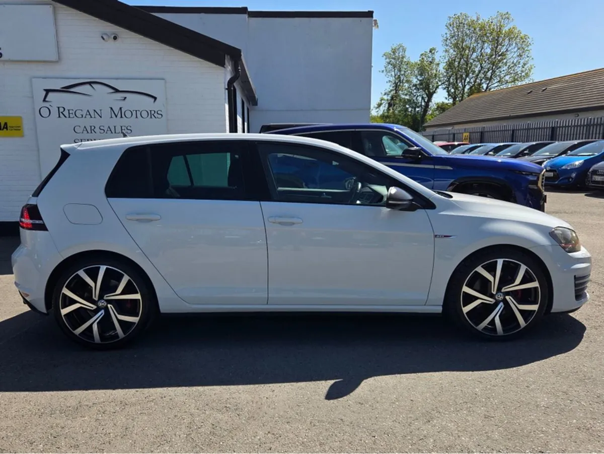 Volkswagen Golf 2.0 TSI GTI 220 BHP DSG - Image 2
