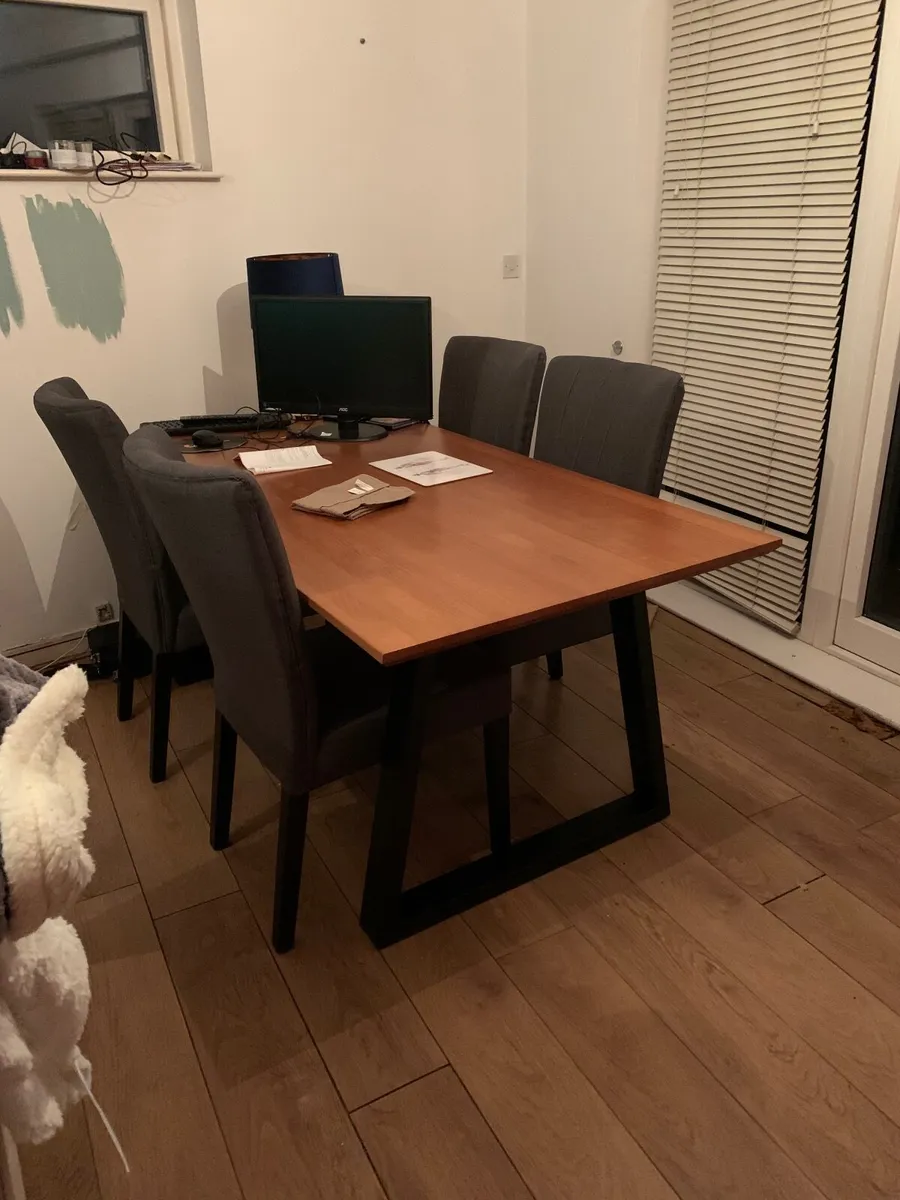 Kitchen table - Image 2