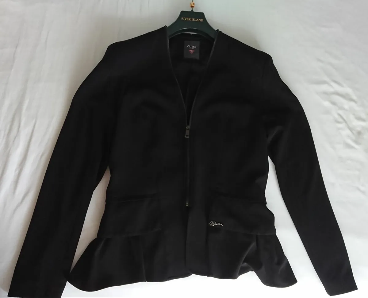 Genuine Guess jacket UK12 - Image 3