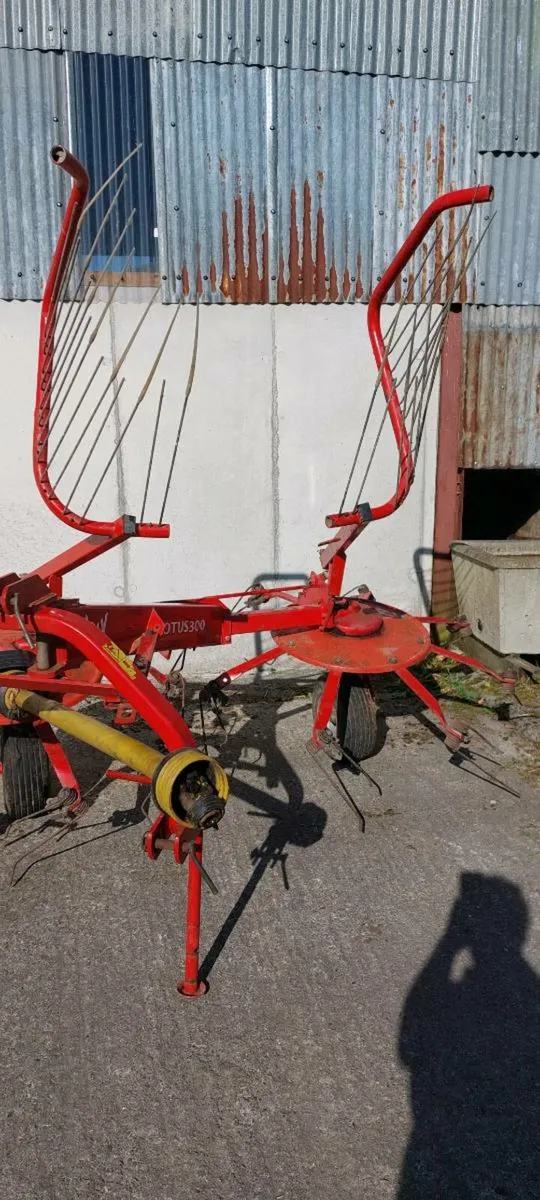 Lely Lotus 300 Tedder Combi Hay/Silage Turner - Image 2