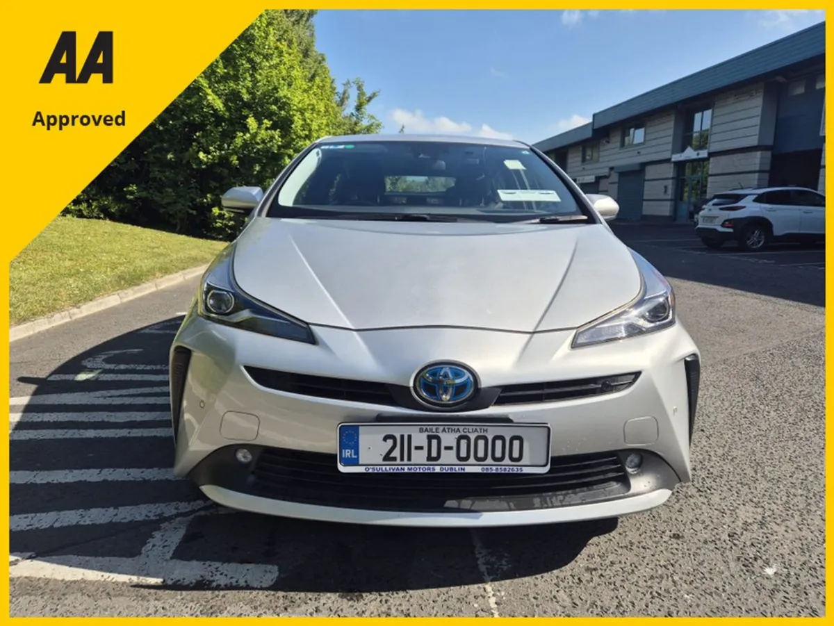 Toyota Prius / 2021 / 1.8 Petrol Hybrid / Auto - Image 2