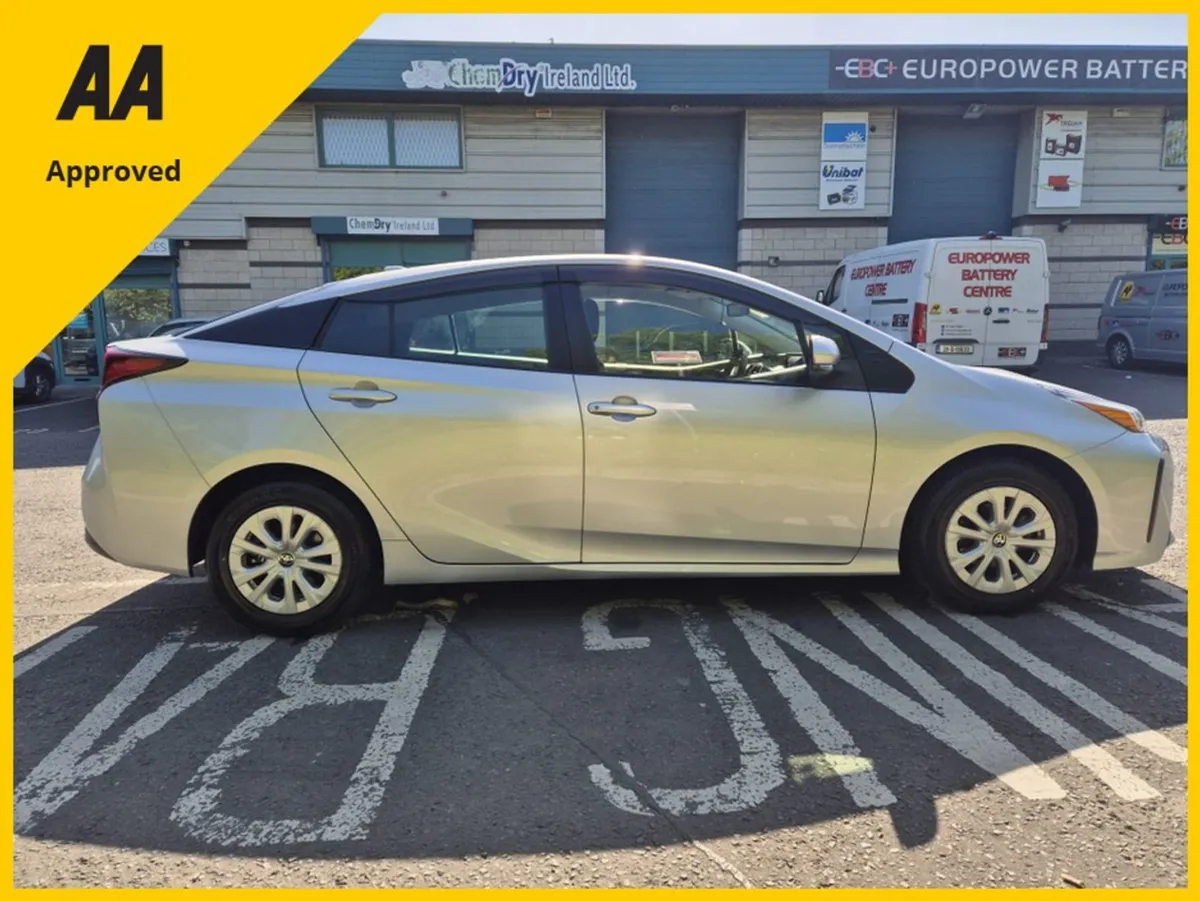 Toyota Prius / 2021 / 1.8 Petrol Hybrid / Auto - Image 4