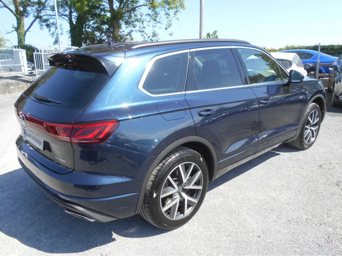Volkswagen Touareg V6 Elegance TSI Phev 14.3 kWh - Image 2