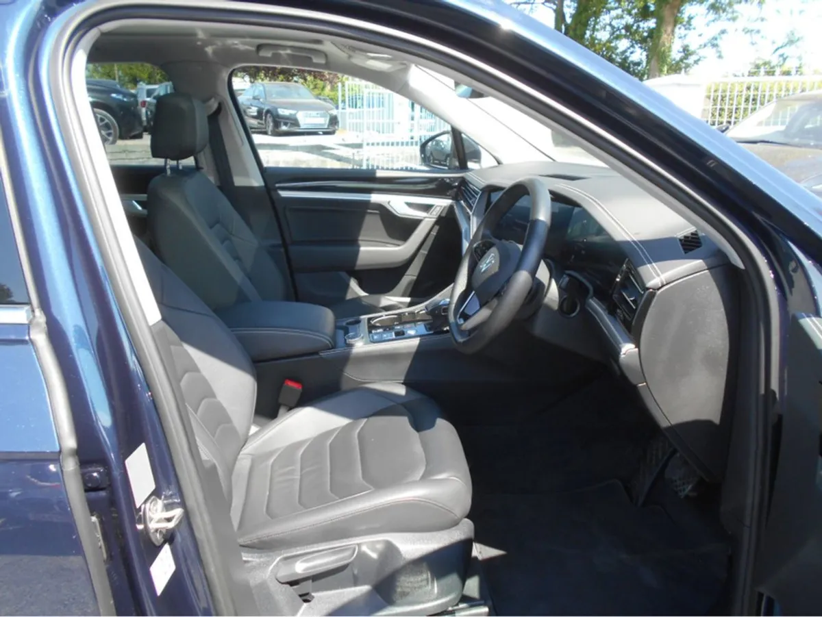 Volkswagen Touareg V6 Elegance TSI Phev 14.3 kWh - Image 4