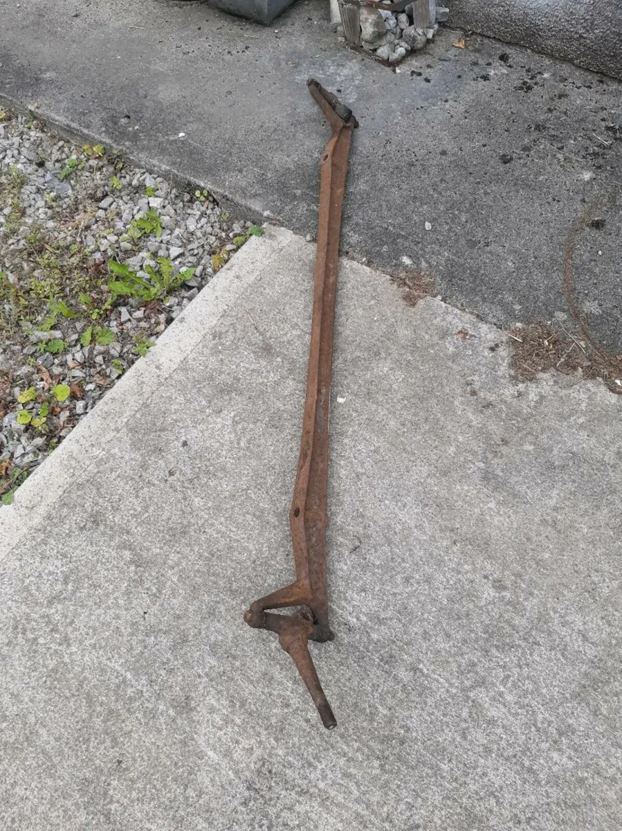 Veteran Car Front Axle - Image 1