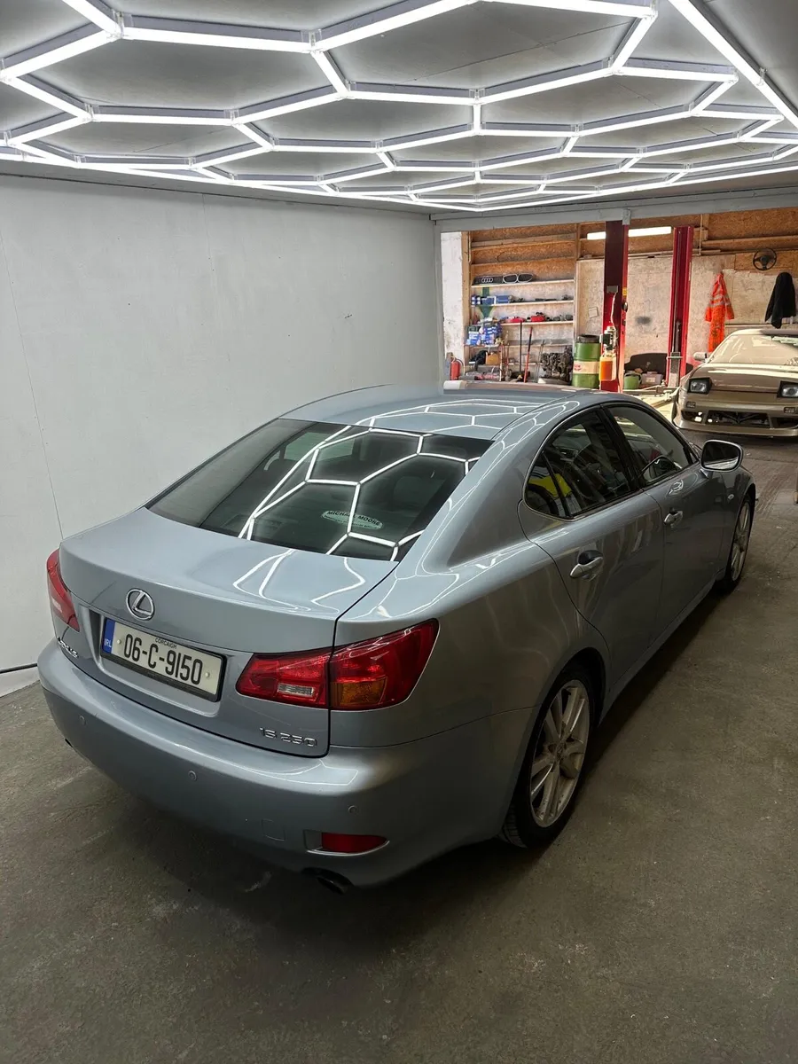 Lexus is250 - Image 2