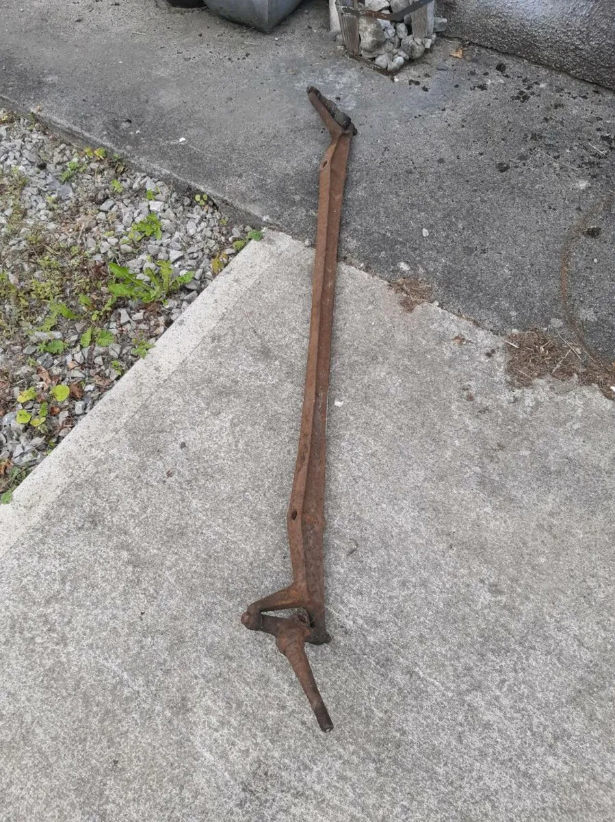 Veteran Car Front Axle - Image 2