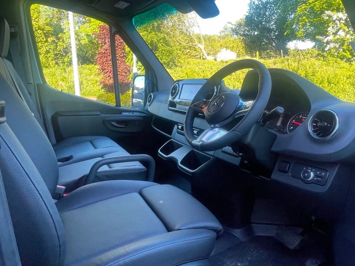 Mercedes-Benz Sprinter 319L PRO Automatic High Ro - Image 4