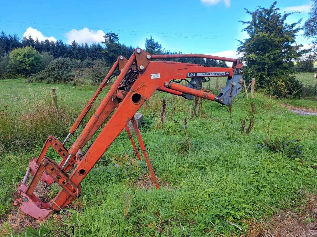 Front loader - Image 1