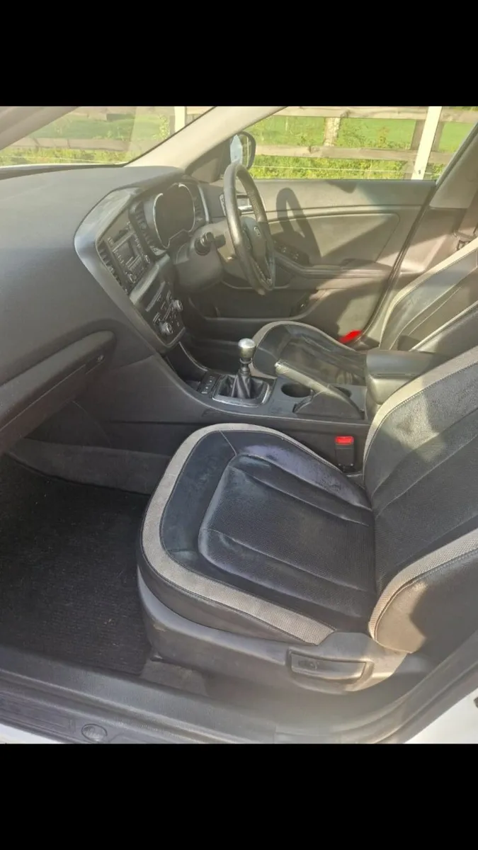 Kia Optima 2012 - Image 2