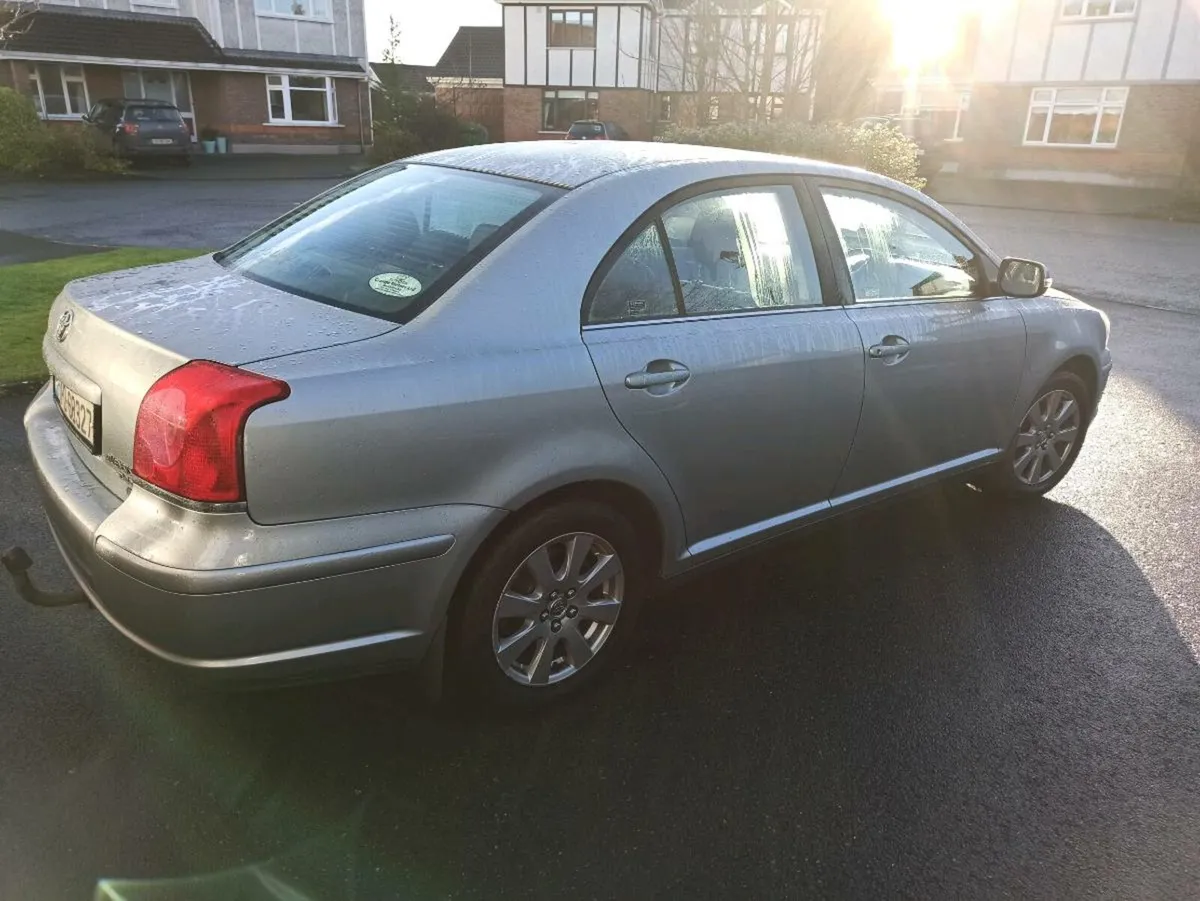 Toyota Avensis - Like new! (Kind of) 2 owners - Image 2