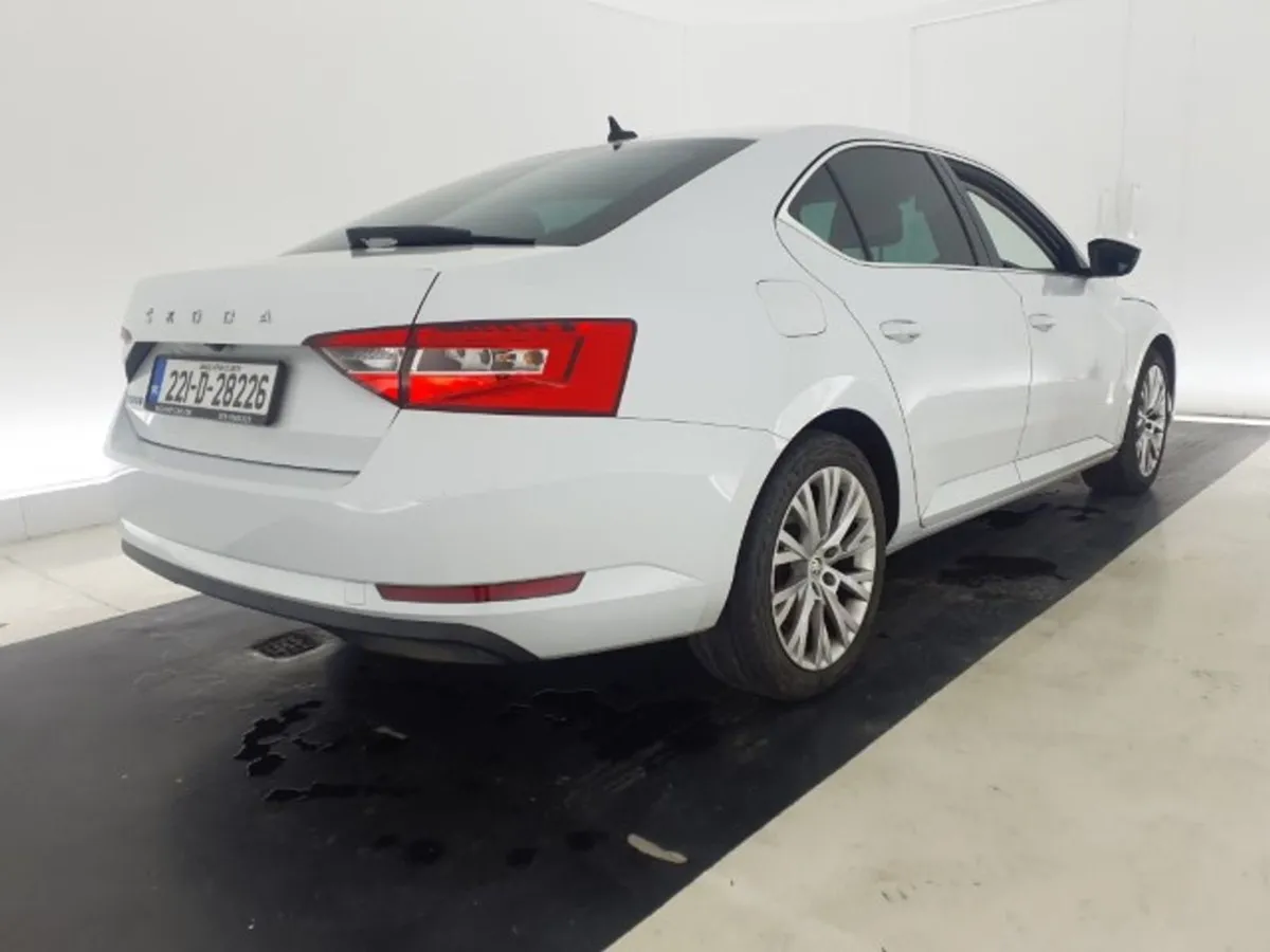 Skoda Superb Style 2.0 Tdi 122bhp Dsg 5dr - 1968cc - Image 3