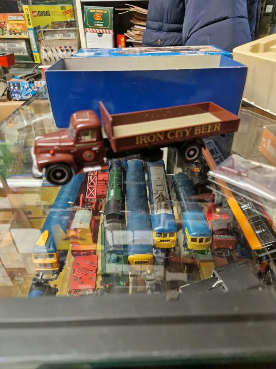 Corgi Diamond T Iron City Beer Truck 1.50 - Image 4