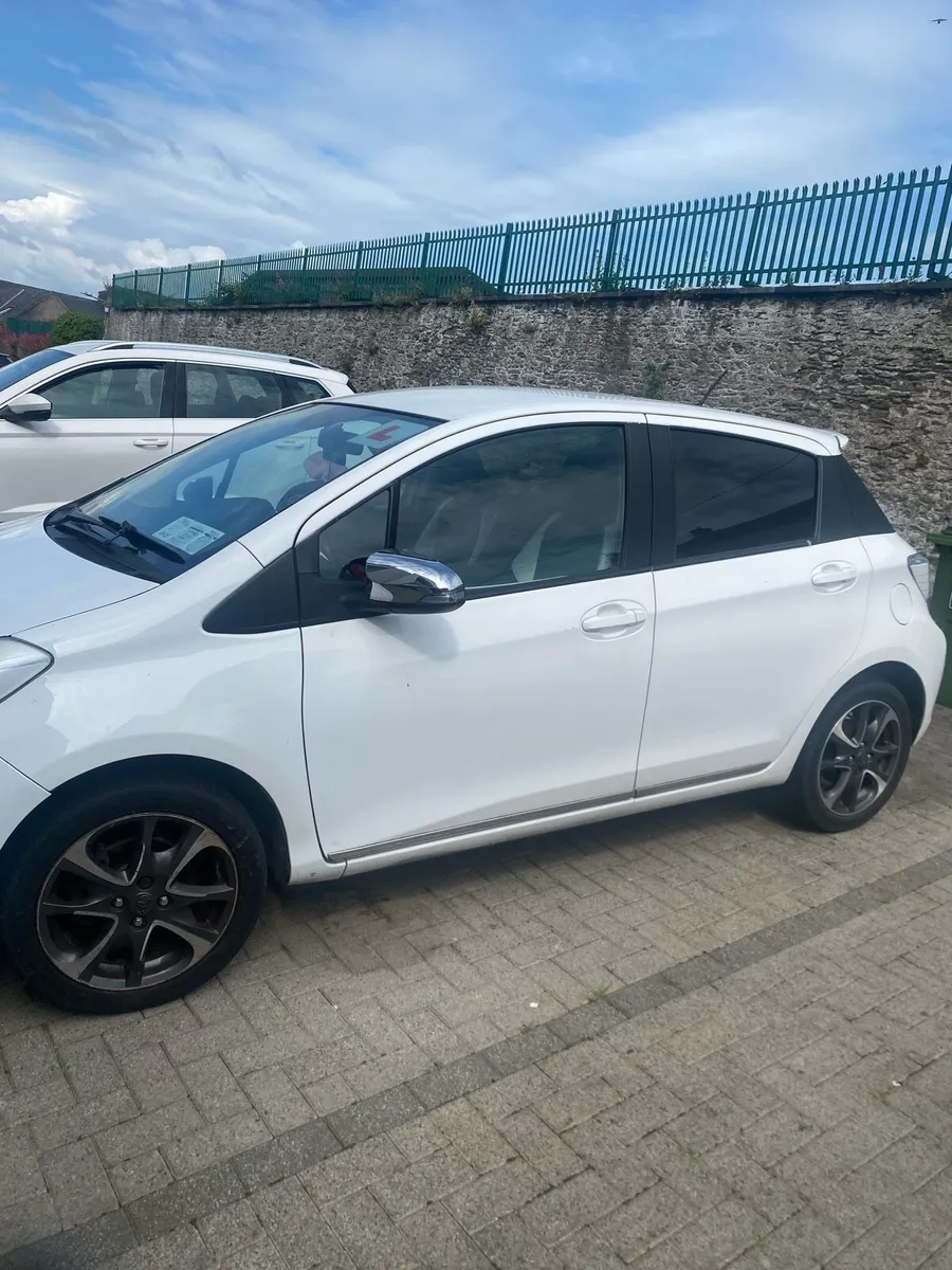 Toyota Yaris 2013 - Image 3