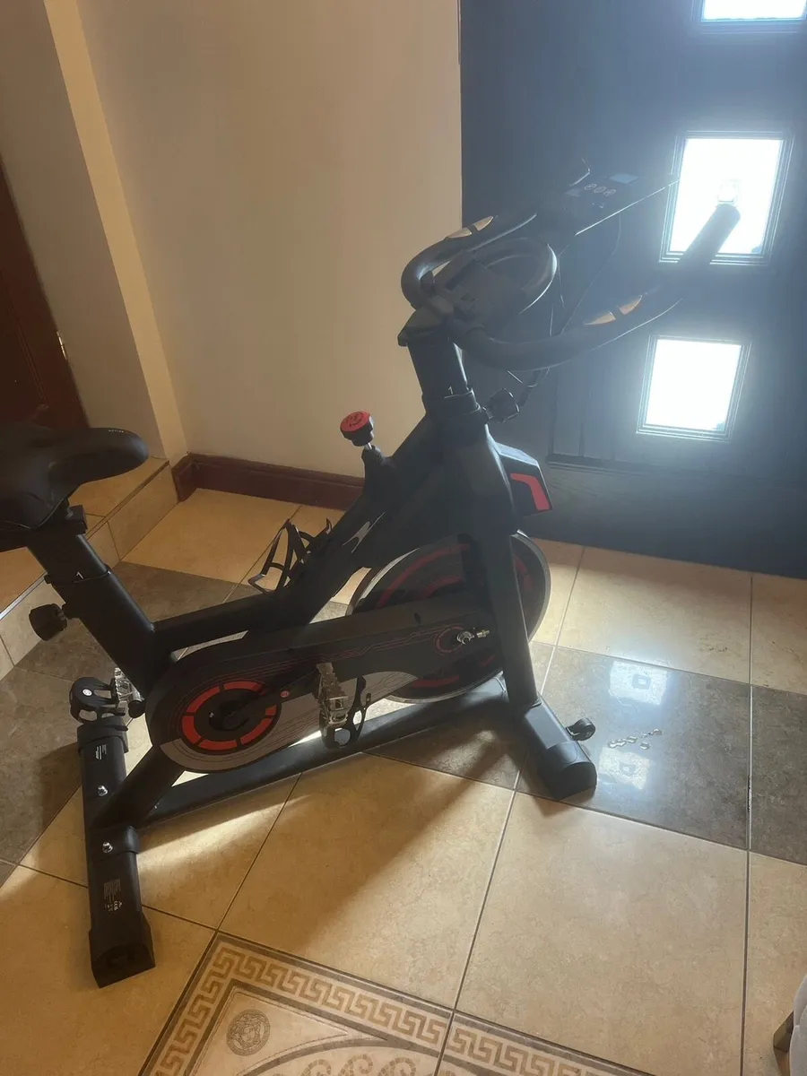 Exercise bike - Image 1