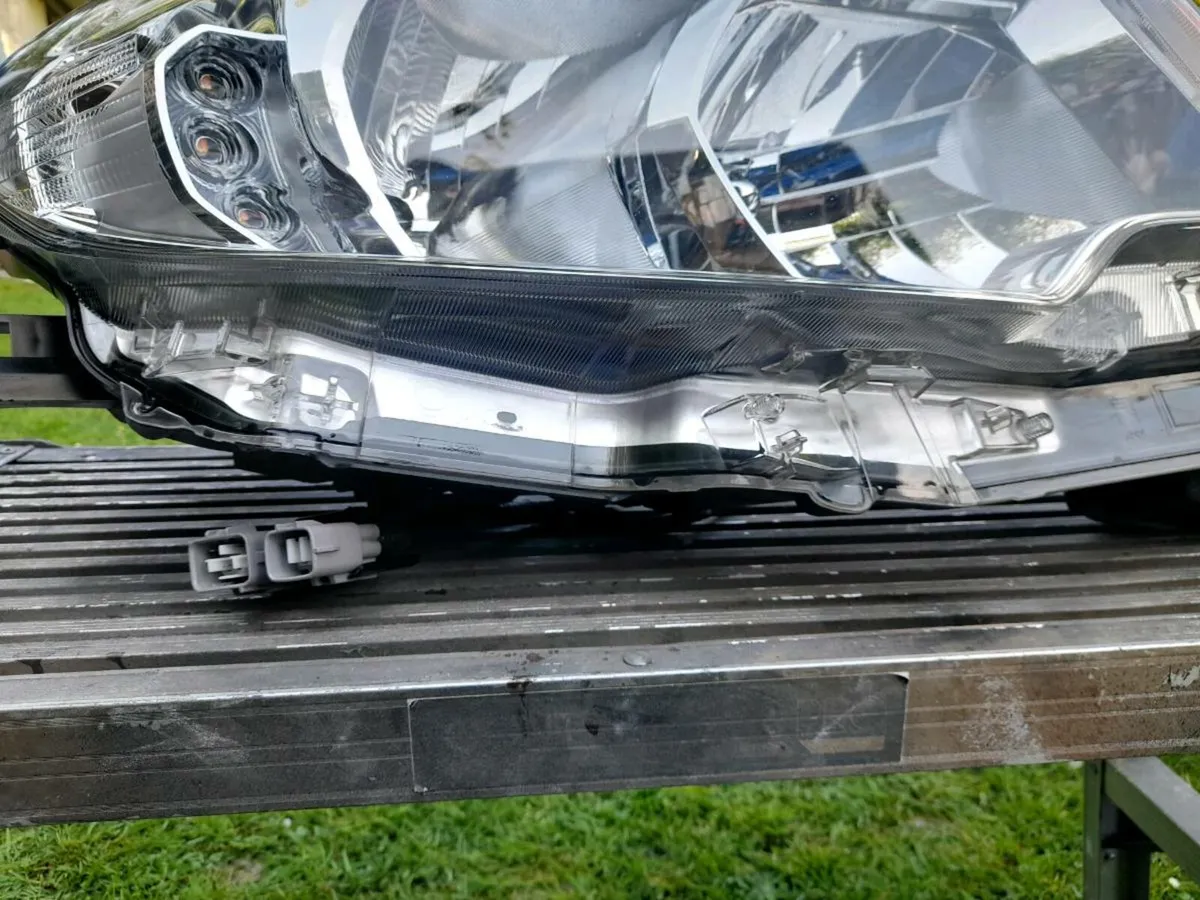 Selection of Genuine Used Headlights/ Taillights - Image 2