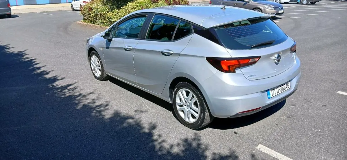 2017 opel astra  new nct 4/27 tax 12/25 - Image 4