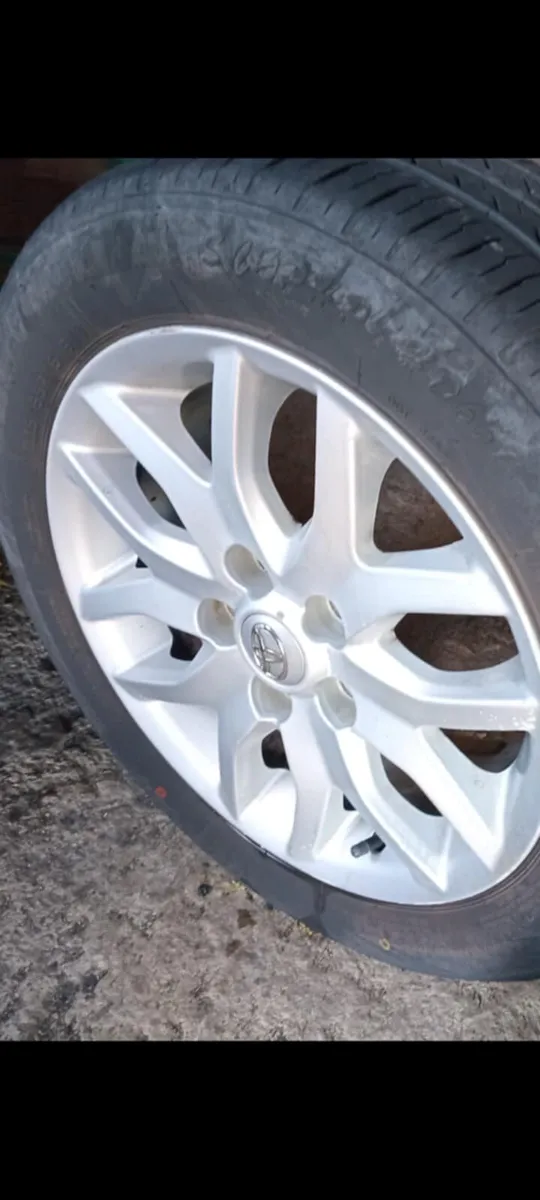 Alloy Wheels / Toyota Auris - Image 2
