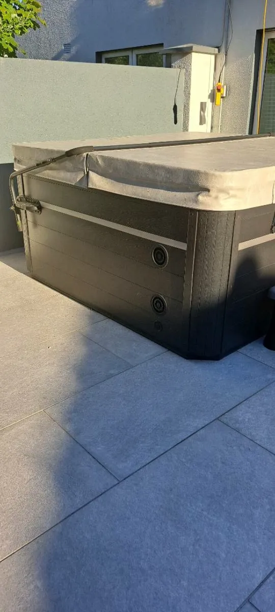 Hot tub - Image 3