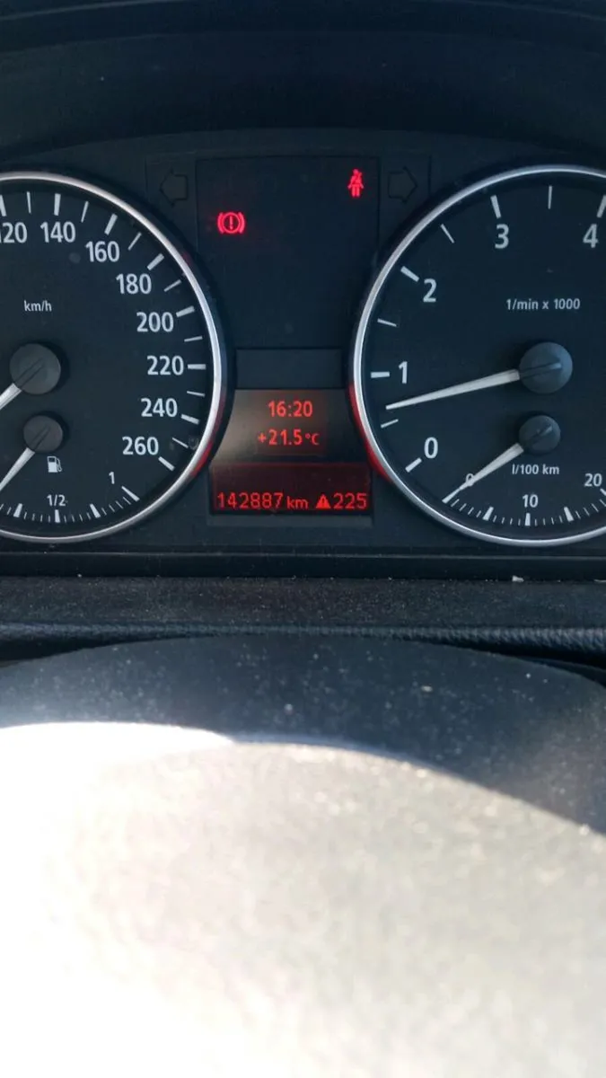 Car - Image 2