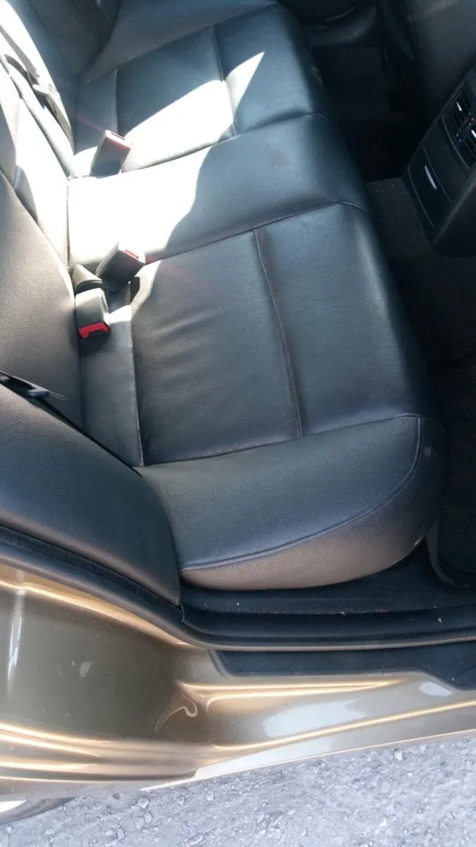 Car - Image 4